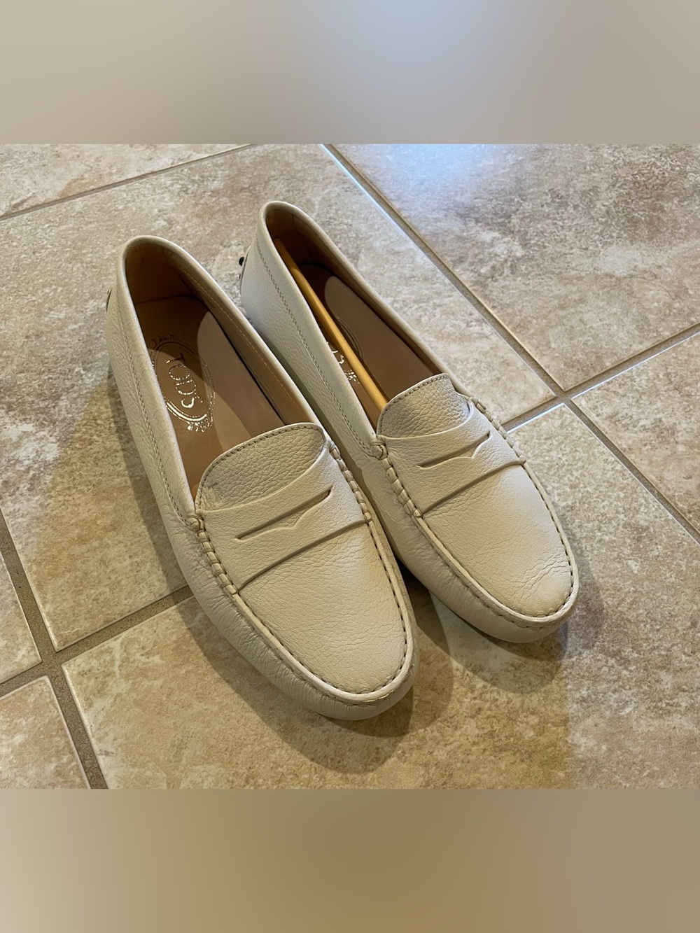 Tod’s Gommino Leather Penny Loafers - Women